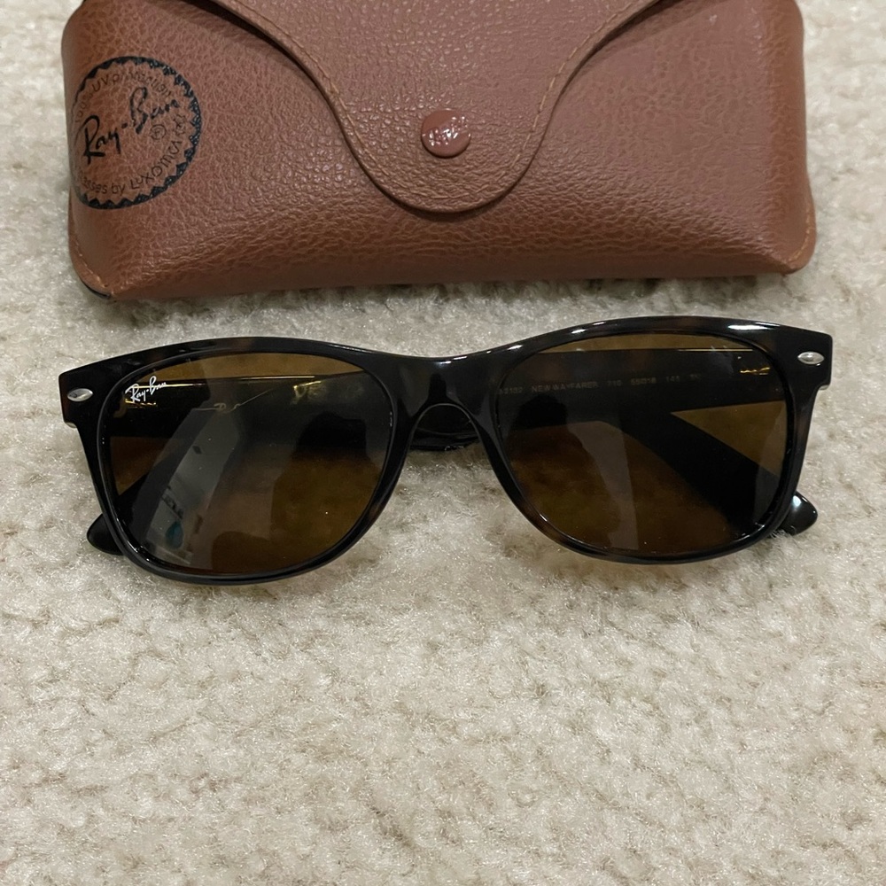 Sunglass women’s Rayban